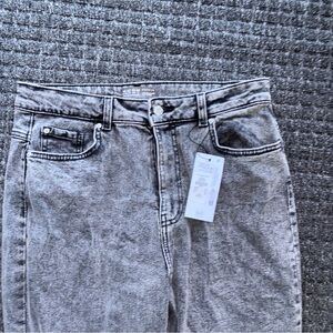 Women's High-Rise Gray acid Washed mom Jeans new with tags size 10